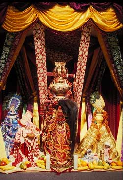 Observance throne for Oyá. Designed by Jorge Ortega. HMSF